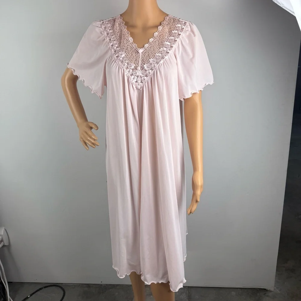 Vintage Shadowline Womens Medium Nightgown Pink Nylon New w/out Tags